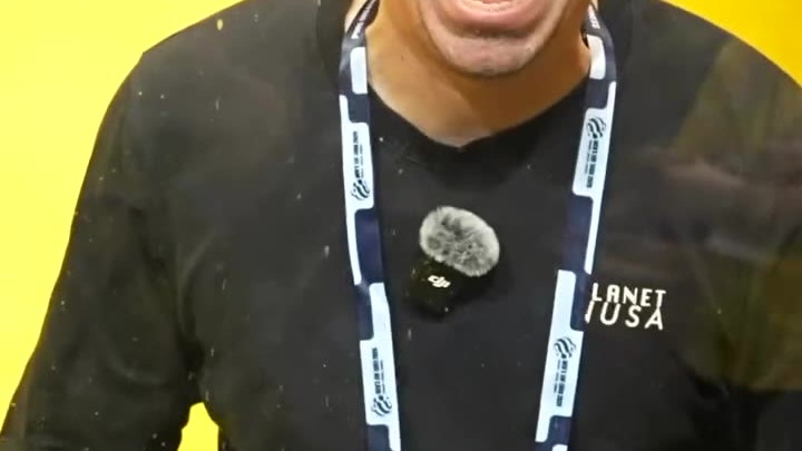 EM bag facaden: Kom helt tæt på fanzonen